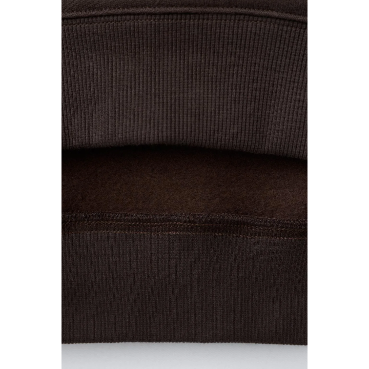 ТОЛСТОВКА С ВЫШИТОЙ НАДПИСЬЮ И ЩЕНКОМ