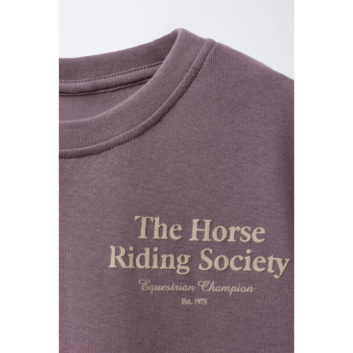 ФУТБОЛКА ДЛЯ ВЕРХОВОЙ ЕЗДЫ С РЕЛЬЕФНЫМ ТЕКСТОМ