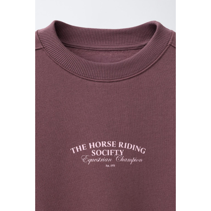 Свитшот с принтом на поднятом тексте