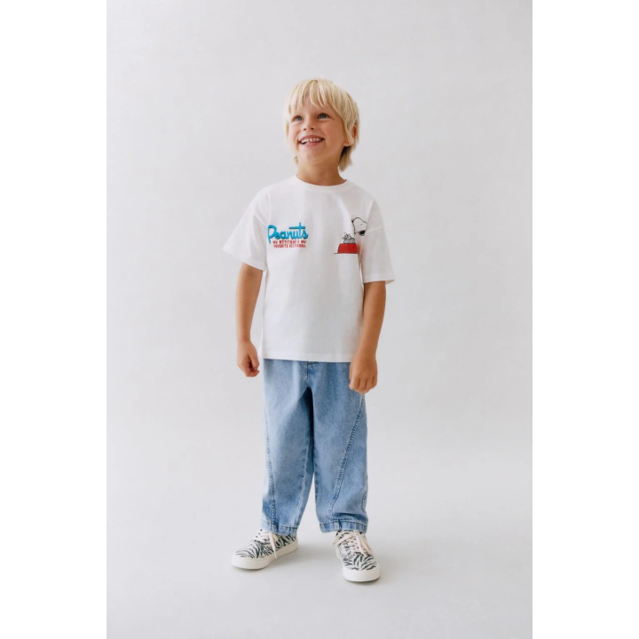 ДЖИНСЫ СВОБОДНОГО КРОЯ С ДЕКОРАТИВНЫМИ ШВАМИ