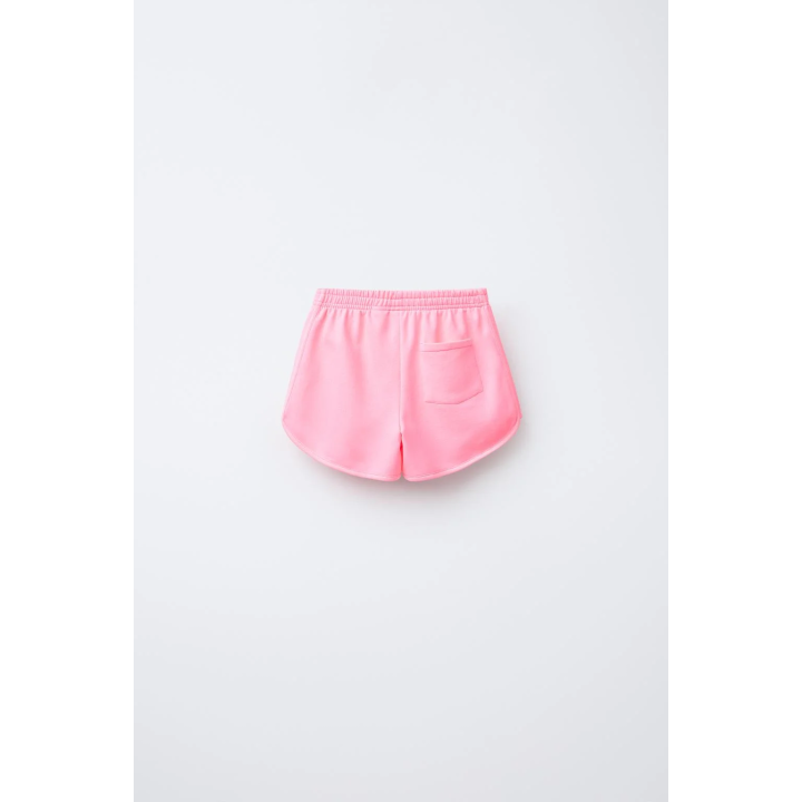 ШОРТЫ-БЕРМУДЫ С РЕЛЬЕФНЫМ ПРИНТОМ CINNAMOROLL © SANRIO