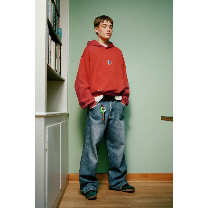 ХУДИ С КАПЮШОНОМ И НАШИВКОЙ