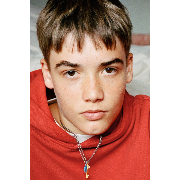 ХУДИ С КАПЮШОНОМ И НАШИВКОЙ