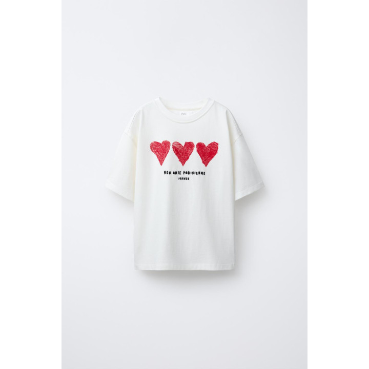 ФУТБОЛКА С СЕРДЕЧКАМИ И ВЫШИТОЙ НАДПИСЬЮ