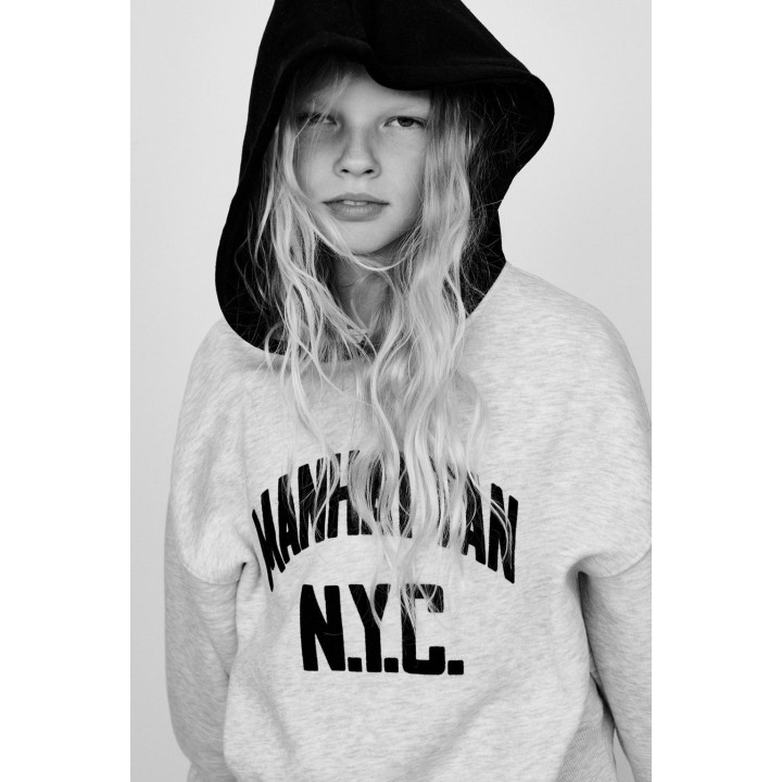 ТОЛСТОВКА С РЕЛЬЕФНОЙ НАДПИСЬЮ