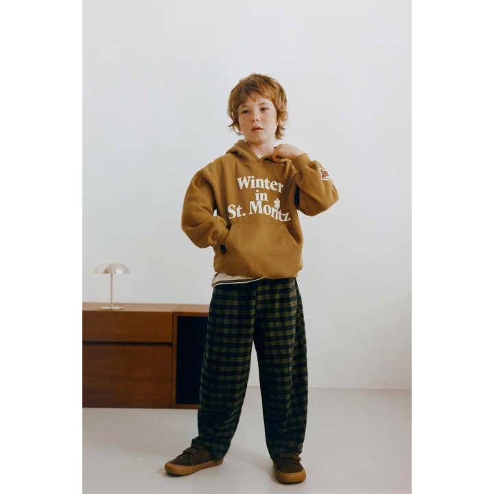 ХУДИ С РЕЛЬЕФНЫМ ТЕКСТОМ