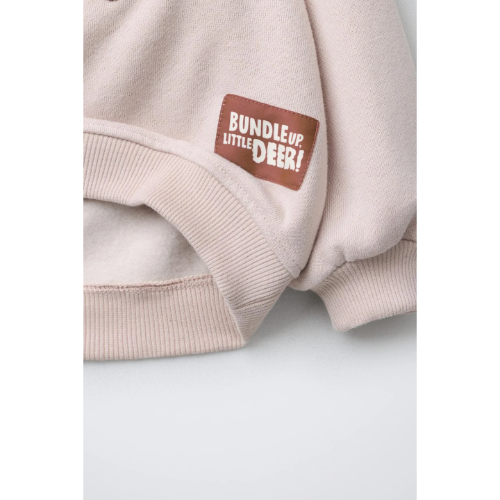 ТОЛСТОВКА С АППЛИКАЦИЕЙ ОЛЕНЯ ИЗ ИСКУССТВЕННОГО МЕХА