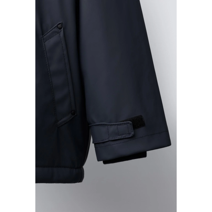 Куртка с водоотталкивающей тканью