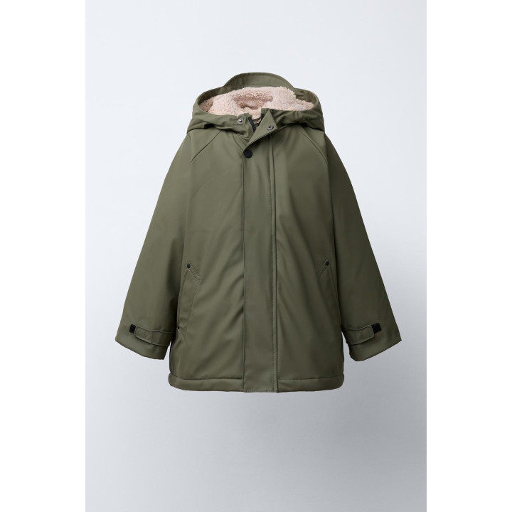 Плащ с водоотталкивающим покрытием и эффектом курчавого меха