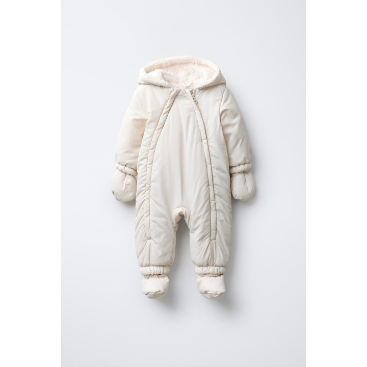 НЕЙЛОНОВЫЙ КОМБИНЕЗОН СО СЪЕМНЫМИ ВАРЕЖКАМИ И ПИНЕТКАМИ