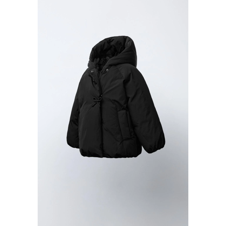 ДВУБОРТНОЕ ПАЛЬТО С КАПЮШОНОМ И БАНТИКАМИ