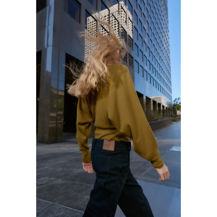 ВЯЗАНЫЙ ДЖЕРСИ С ПОЯСОМ