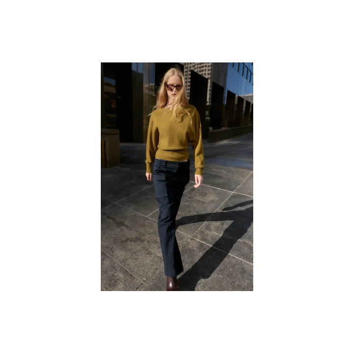 ВЯЗАНЫЙ ДЖЕРСИ С ПОЯСОМ