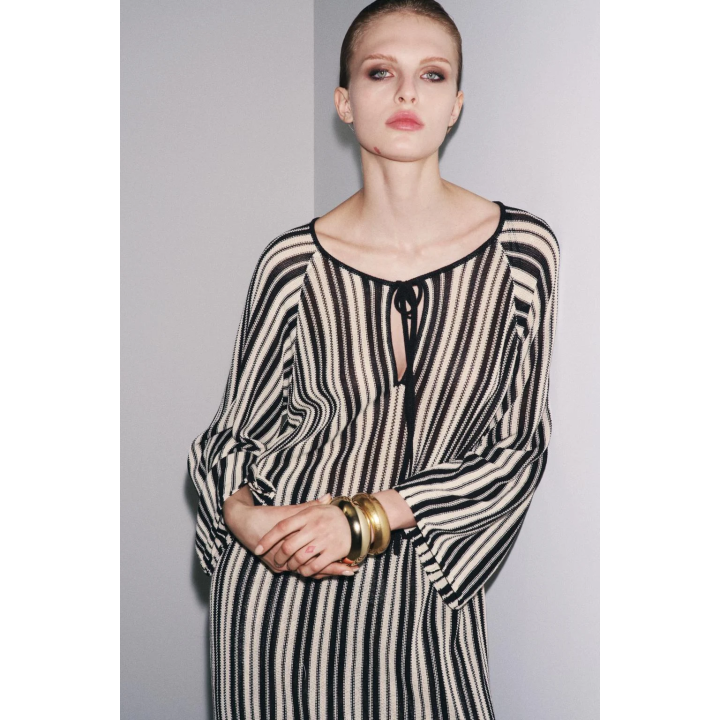 ТРИКОТАЖНОЕ ПЛАТЬЕ В ПОЛОСКУ С ЛЬНОМ