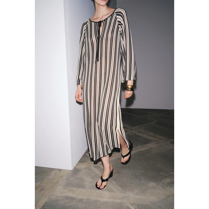 ТРИКОТАЖНОЕ ПЛАТЬЕ В ПОЛОСКУ С ЛЬНОМ