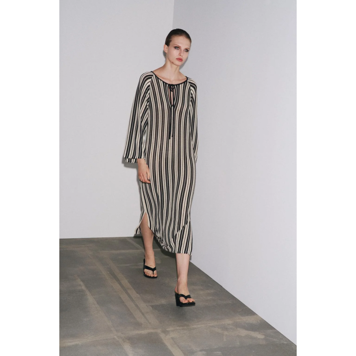 ТРИКОТАЖНОЕ ПЛАТЬЕ В ПОЛОСКУ С ЛЬНОМ