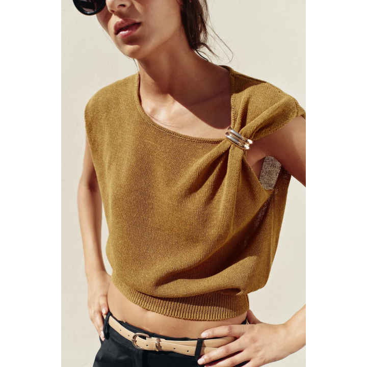 ТРИКОТАЖНЫЙ ТОП С ФУРНИТУРОЙ