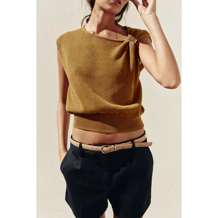 ТРИКОТАЖНЫЙ ТОП С ФУРНИТУРОЙ