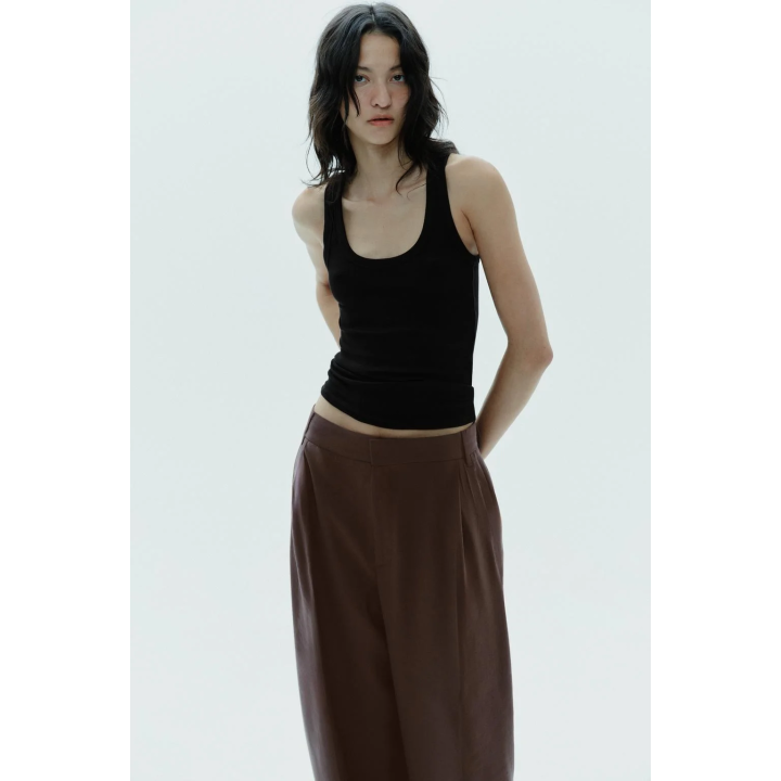 БРЮКИ С ДВОЙНЫМИ ЗАЩИПАМИ И КЛАПАНАМИ