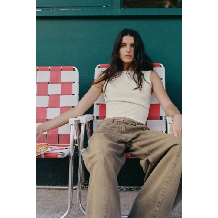 ТОП ИЗ ТРИКОТАЖА БЕЗ РУКАВОВ