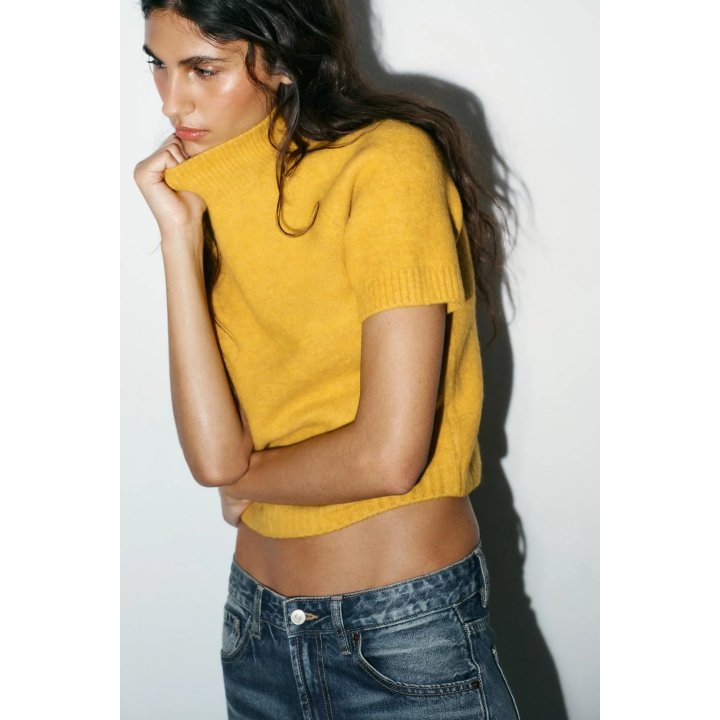 СВИТЕР ИЗ МЯГКОГО ТРИКОТАЖА С КОРОТКИМИ РУКАВАМИ