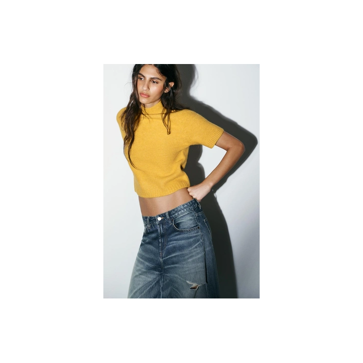 СВИТЕР ИЗ МЯГКОГО ТРИКОТАЖА С КОРОТКИМИ РУКАВАМИ