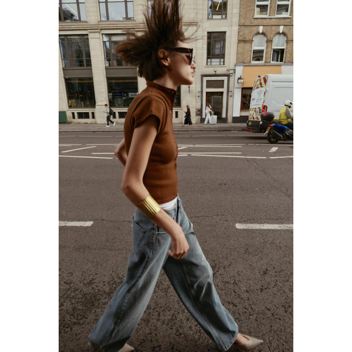 ТРИКОТАЖНЫЙ ТОП С ПУГОВИЦАМИ