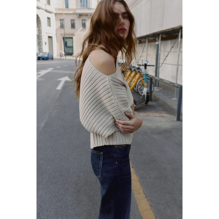 АСИММЕТРИЧНЫЙ ТОП ИЗ ШЕРСТИ С ПОЯСОМ