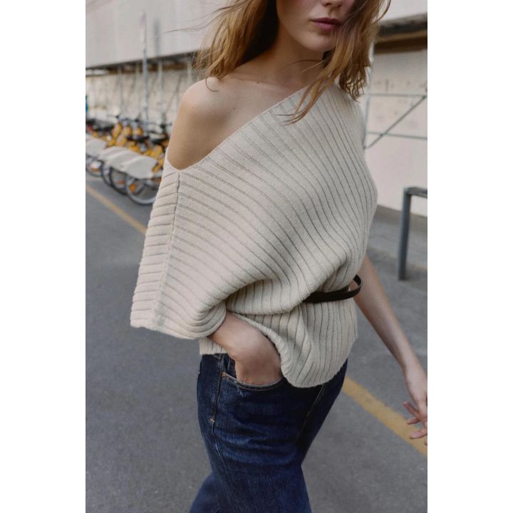 АСИММЕТРИЧНЫЙ ТОП ИЗ ШЕРСТИ С ПОЯСОМ