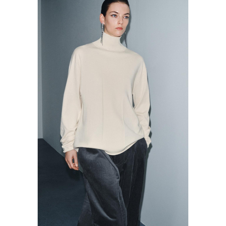 ДЖЕМПЕР ОВЕРСАЙЗ ИЗ ТРИКОТАЖА