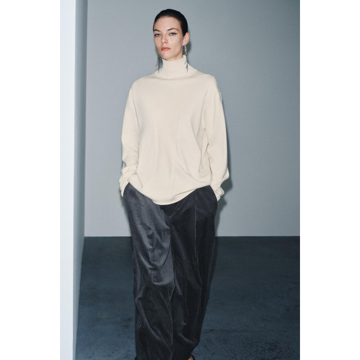 ДЖЕМПЕР ОВЕРСАЙЗ ИЗ ТРИКОТАЖА