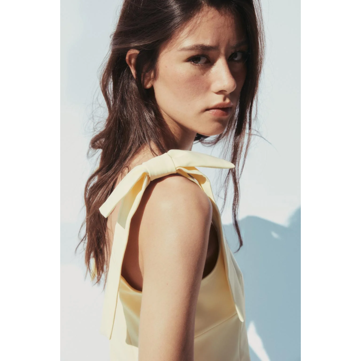 ТОП ИЗ ЭЛАСТИЧНОЙ ТАКНИ С БАНТАМИ