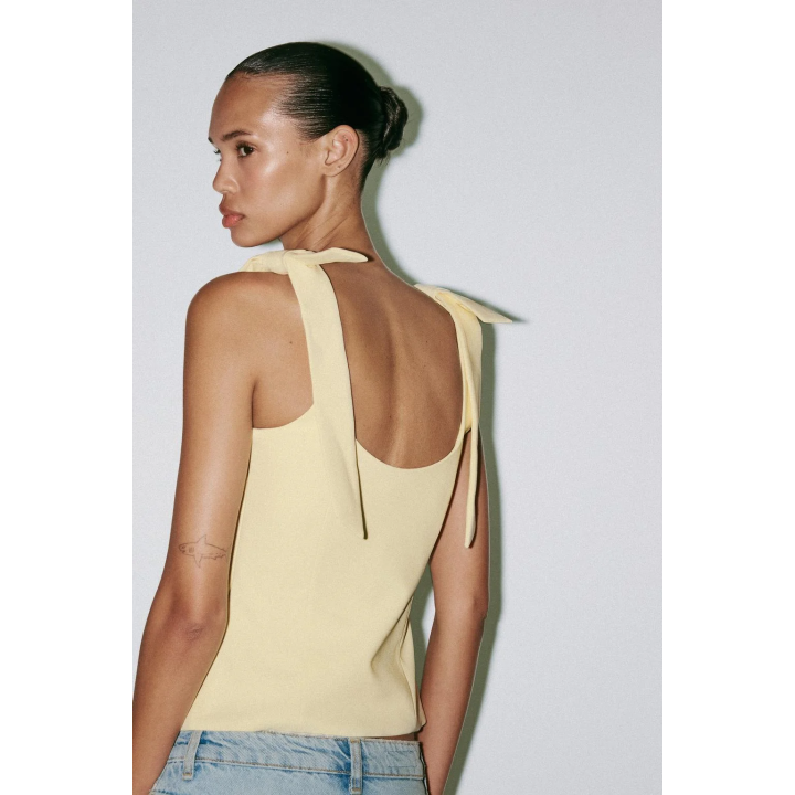 ТОП ИЗ ЭЛАСТИЧНОЙ ТАКНИ С БАНТАМИ