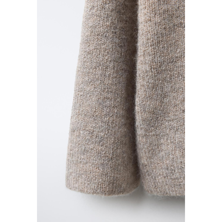 ВЯЗАНЫЙ ДЖЕМПЕР С ВОРОТНИКОМ НА ПУГОВИЦАХ