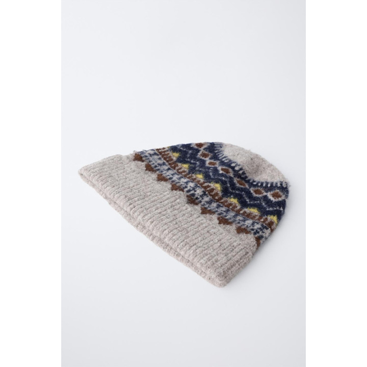 ЖАККАРДОВАЯ ТРИКОТАЖНАЯ ШАПКА