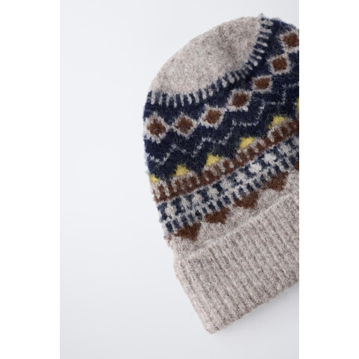 ЖАККАРДОВАЯ ТРИКОТАЖНАЯ ШАПКА