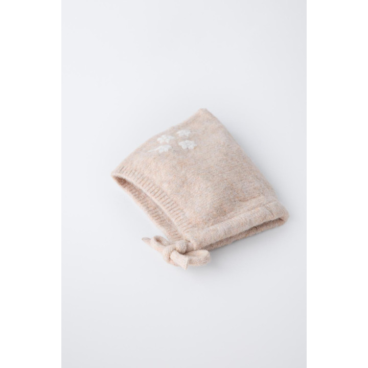 ТРИКОТАЖНЫЙ ЧЕПЧИК С ЦВЕТОЧНОЙ ВЫШИВКОЙ