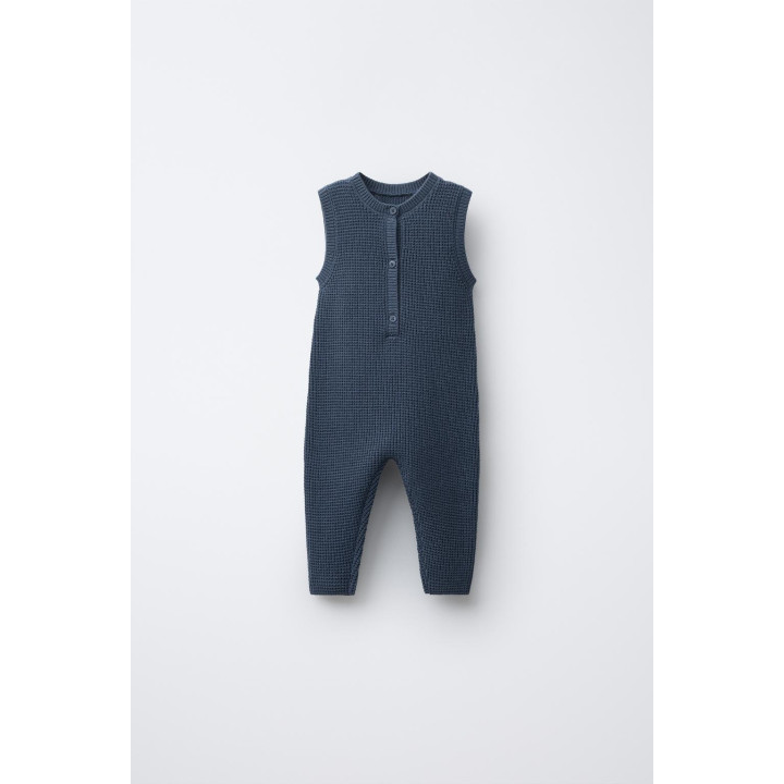 ДЛИННЫЙ ВЯЗАНЫЙ КОМБИНЕЗОН С ЭТИКЕТКОЙ В ВИДЕ БЕЛКИ