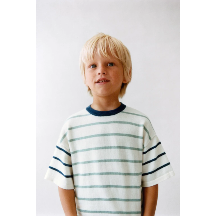 ТРИКОТАЖНАЯ ФУТБОЛКА В ПОЛОСКУ