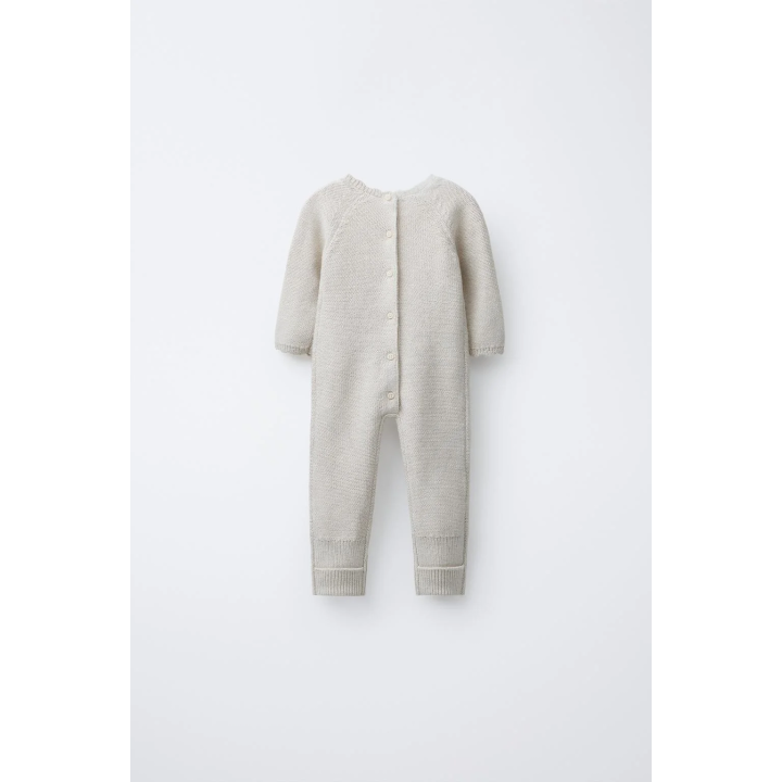 ВЯЗАНЫЙ КОМБИНЕЗОН С ВЫШИВКОЙ ЦВЕТОВ