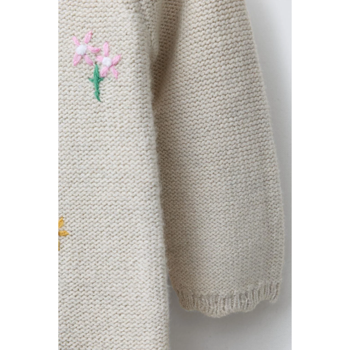 ВЯЗАНЫЙ КОМБИНЕЗОН С ВЫШИВКОЙ ЦВЕТОВ