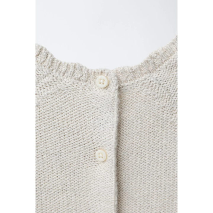 ВЯЗАНЫЙ КОМБИНЕЗОН С ВЫШИВКОЙ ЦВЕТОВ