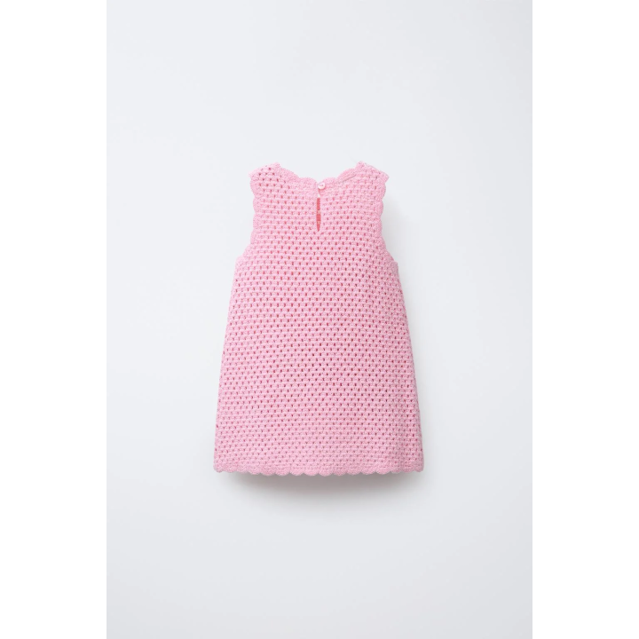 ТРИКОТАЖНОЕ ПЛАТЬЕ ИЗ КРУЖЕВА КРОШЕ С НАШИВКАМИ «КЛУБНИКА»