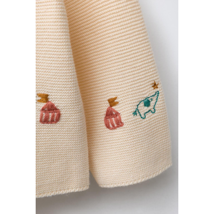 ВЯЗАНЫЙ ДЖЕМПЕР С ВЫШИВКОЙ В ВИДЕ СЛОНОВ