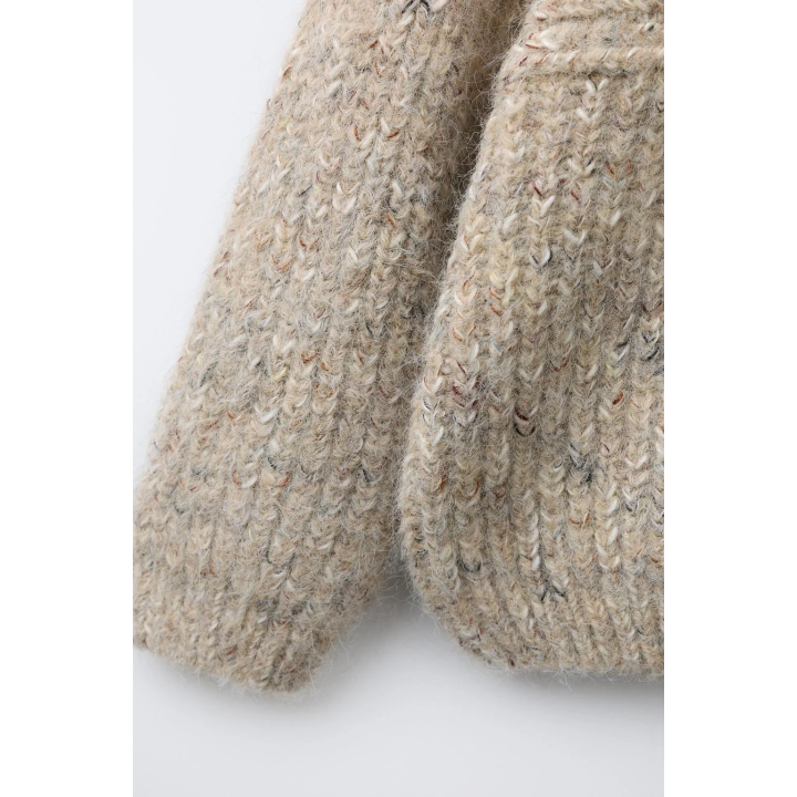 ВЯЗАНЫЙ ДЖЕМПЕР С ШЕРСТЬЮ