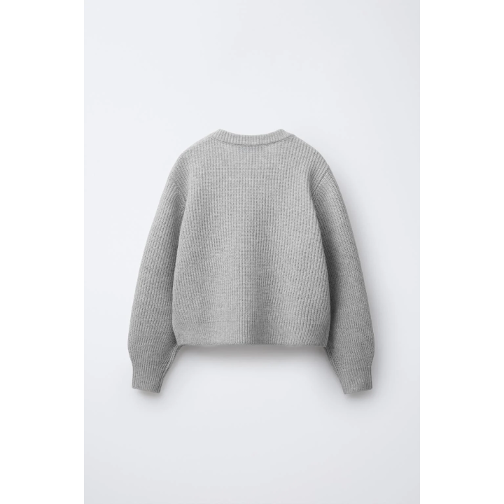 Свитер из плетеной ткани