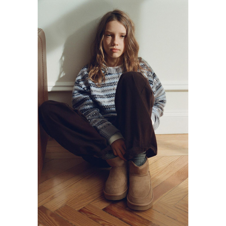 Джемпер с жаккардовой отделкой и пайетками