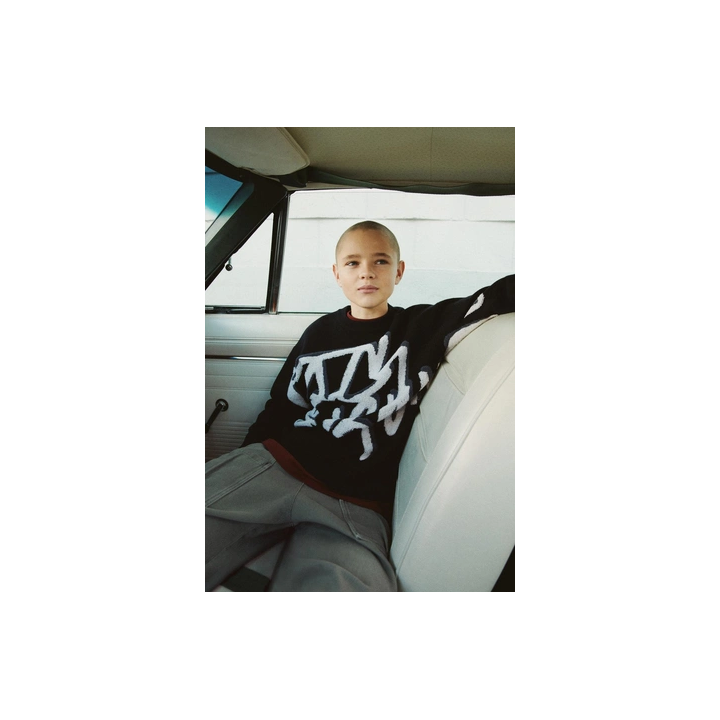 СВИТЕР С ПРИНТОМ «ГРАФФИТИ»