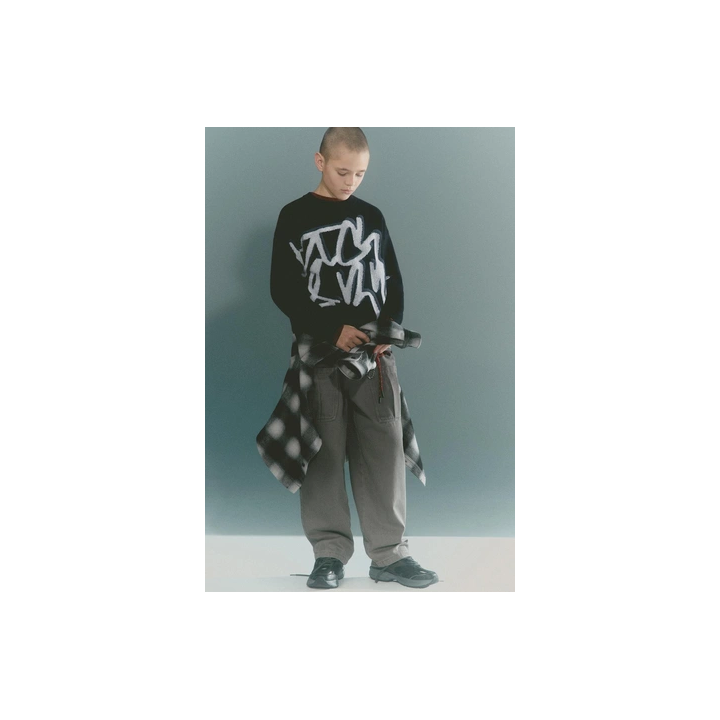 СВИТЕР С ПРИНТОМ «ГРАФФИТИ»