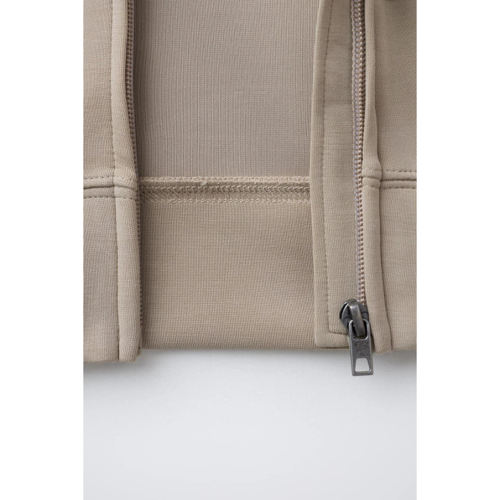 ТОЛСТОВКА С РЕЛЬЕФНОЙ НАДПИСЬЮ